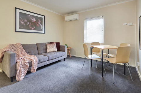 Elphin Serviced Apartments - Accommodation Melbourne 7