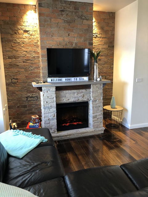 Apartment 5ive - Accommodation Melbourne 2