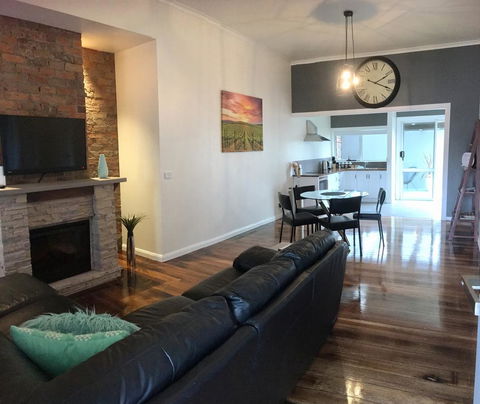 Apartment 5ive - Accommodation Melbourne 0
