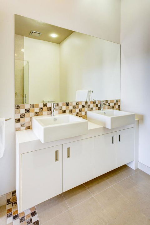 Mantra Charles Hotel - Accommodation Melbourne 5