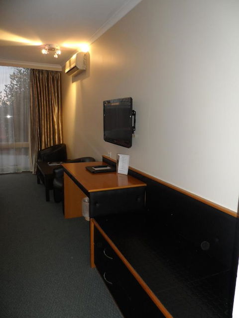 Commodore Regent - Accommodation Melbourne 31