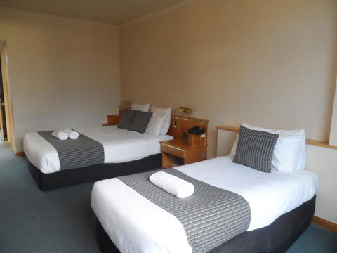 Commodore Regent - Accommodation Melbourne 43