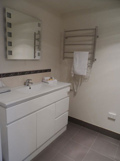 Commodore Regent - Accommodation Melbourne 24