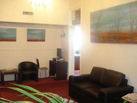 Commodore Regent - Accommodation Melbourne 33