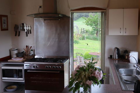 Cherry Top Farmstay - Boutique Eco Village - Accommodation Melbourne 18