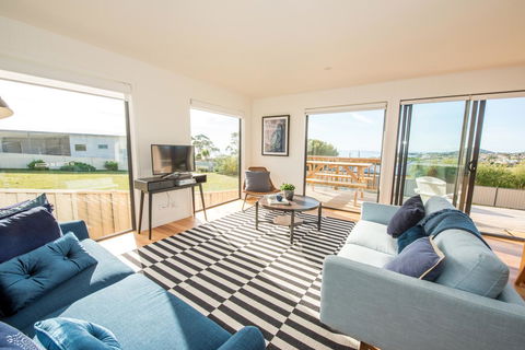 Beach House XIV - Accommodation Melbourne 0