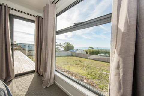 Beach House XIV - Accommodation Melbourne 10
