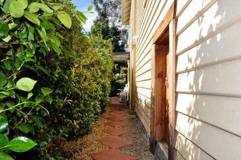 Belton Apartments-Hedge Cottage - Accommodation Melbourne 5