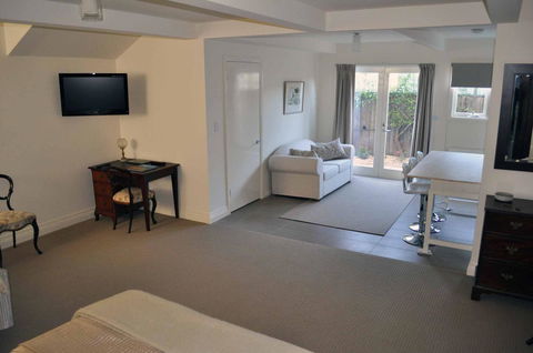 Belton Apartments-Hedge Cottage - Accommodation Melbourne 31