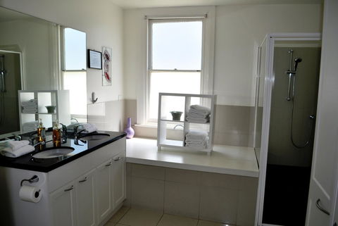 Belton Apartments-Hedge Cottage - Accommodation Melbourne 14