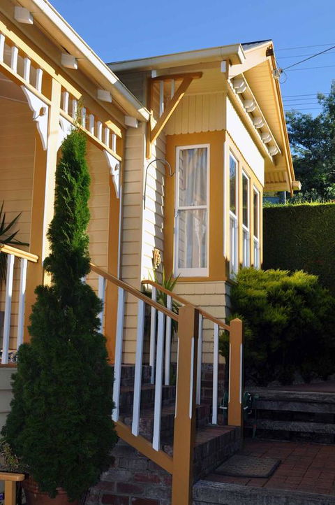 Belton Apartments-Hedge Cottage - Accommodation Melbourne 0