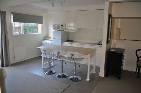 Belton Apartments-Hedge Cottage - Accommodation Melbourne 32