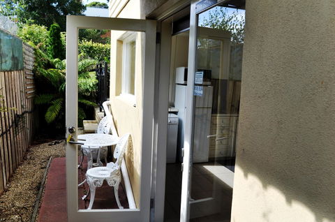 Belton Apartments-Hedge Cottage - Accommodation Melbourne 7