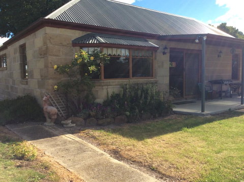 Our Cottage - Accommodation Melbourne 10