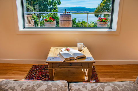 Tamar House - Melbourne 4u 5