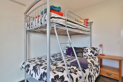 Seymour Waves - Accommodation Melbourne 9