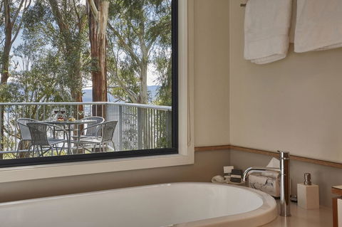 Tamar River Apartments - Melbourne 4u 0