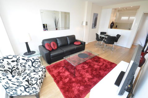 Neutral Bay Self-Contained Modern One-Bedroom Apartment (63BEN) - Accommodation Melbourne 0