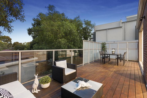 NEW Inner Melb Luxury Modern Grand Holiday House - Great Location, Wifi, Parking - Accommodation Melbourne 2