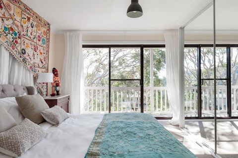 Newport Beach Spacious 2 Bedrm Apt Casa De PiÃ±a - Accommodation Melbourne 0