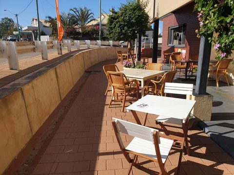 Northampton Motor Hotel - Accommodation Melbourne 2
