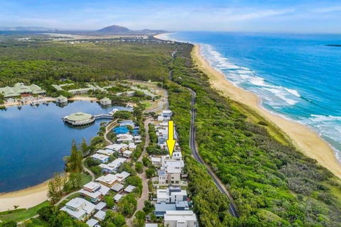 NORTHSHOR- ULTIMATE BEACH HOUSE - Accommodation Melbourne 0