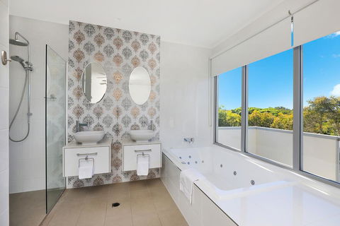 NORTHSHOR- ULTIMATE BEACH HOUSE - Accommodation Melbourne 3