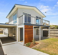 Ocean Chill 10 Minutes Drive to Phillip Island Pet Friendly Family Home Sleeps 8 - Melbourne 4u