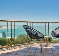 Ocean Front Moffat Beach Private Rooftop Terrace Walk to cafe's restaurants - Accommodation Melbourne