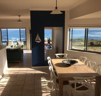 Ocean Views' 4 Ocean Street - air conditioned luxury with beautiful ocean views - Accommodation Melbourne