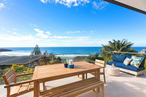 Ocean Vista Luxury Home At Curl Curl - Accommodation Melbourne 1