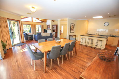 On The Trail - Accommodation Melbourne 0