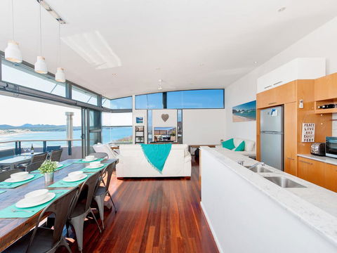 One Mile Cl, Townhouse 22, 26, The Deckhouse - Accommodation Melbourne 3