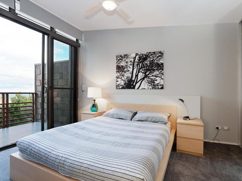 One Mile Ridge', 12a/26 One Mile Close - Stunning Views, Air Con, Infinity Pool - Accommodation Melbourne 1