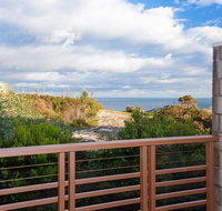 One Mile Ridge' 12a/26 One Mile Close - stunning views air con infinity pool