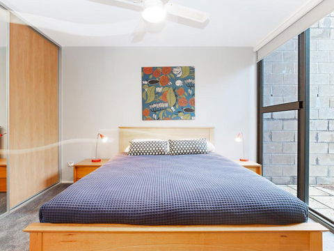 One Mile Ridge', 12a/26 One Mile Close - Stunning Views, Air Con, Infinity Pool - Accommodation Melbourne 3