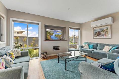 Ontario Way 1 Burrill Lake - Accommodation Melbourne 0
