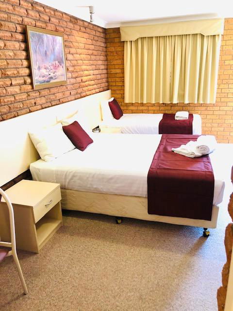 OVERLANDER MOTOR LODGE - Melbourne 4u 3