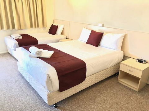 OVERLANDER MOTOR LODGE - Melbourne 4u 1