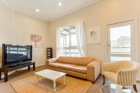 Pakenham Ranges - Accommodation Melbourne 1