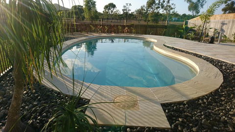 Palm Lakeside Holiday Home - Bowen, Whitsundays, Queensland - Accommodation Melbourne 3