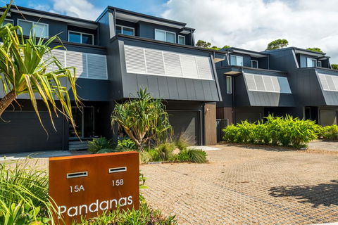 Pandanas Apartments 15B - Mollymook Beach - Accommodation Melbourne 2
