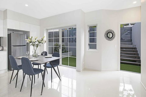 Park Avenue Hideaway For 4 Auchenflower Brisbane - Accommodation Melbourne 3