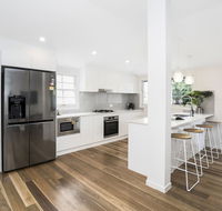Park Avenue Terrace House Sleeps 9 - Accommodation Melbourne