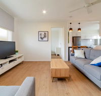 Peaceful 3 Bedroom Apartment in Ascot - Accommodation Melbourne