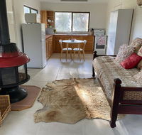 Pear Tree Cottage at Amiens - Accommodation Melbourne