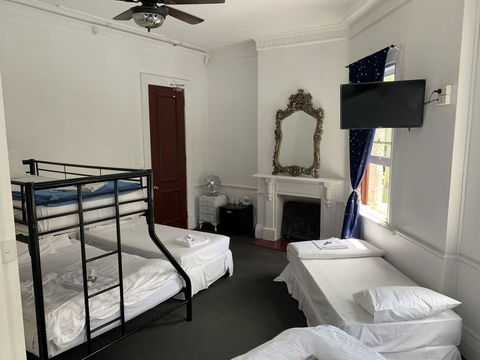 Peg Leg Darling Harbour - Accommodation Melbourne 2