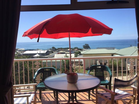Penguin Seaside Homestay - Accommodation Melbourne 0