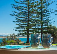 PERFECTLY POSITIONED BEACHFRONT APARTMENT-GREAT LOCATION WITH OCEAN VIEWS - Accommodation Melbourne