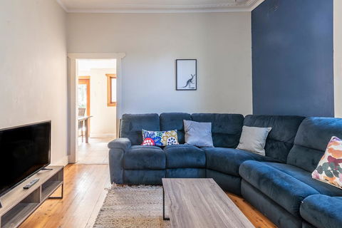 PET FRIENDLY FAMILY HOME WILLOUGHBY - Accommodation Melbourne 3